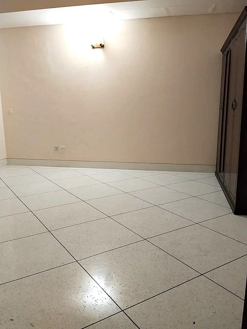 🏠 Spacious 4-Bedroom Apartment for Rent in Gulshan 2 Image 6