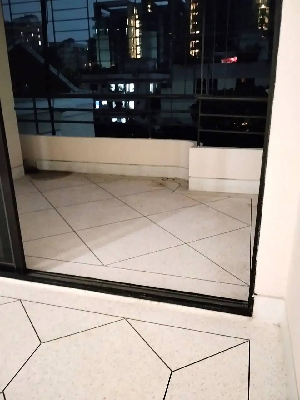 🏠 Spacious 4-Bedroom Apartment for Rent in Gulshan 2 Image 4