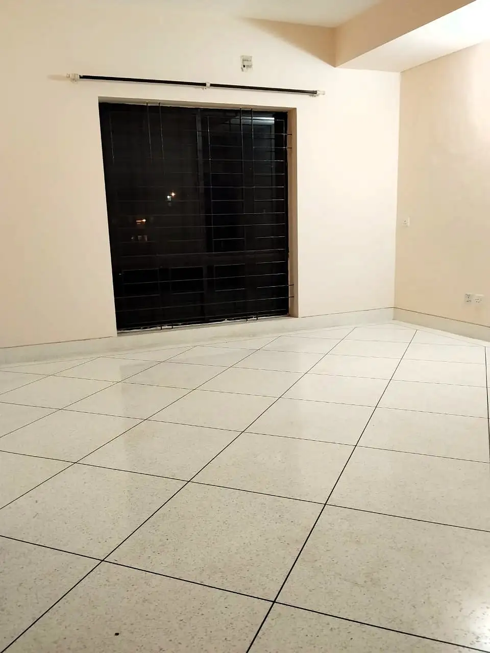 🏠 Spacious 4-Bedroom Apartment for Rent in Gulshan 2 Image 11