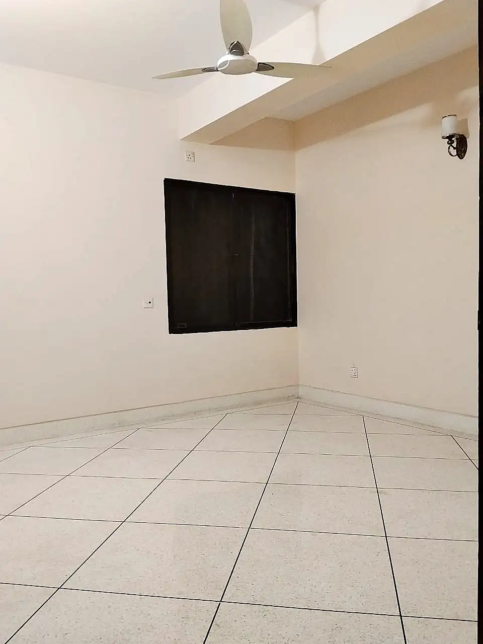 🏠 Spacious 4-Bedroom Apartment for Rent in Gulshan 2 Image 1