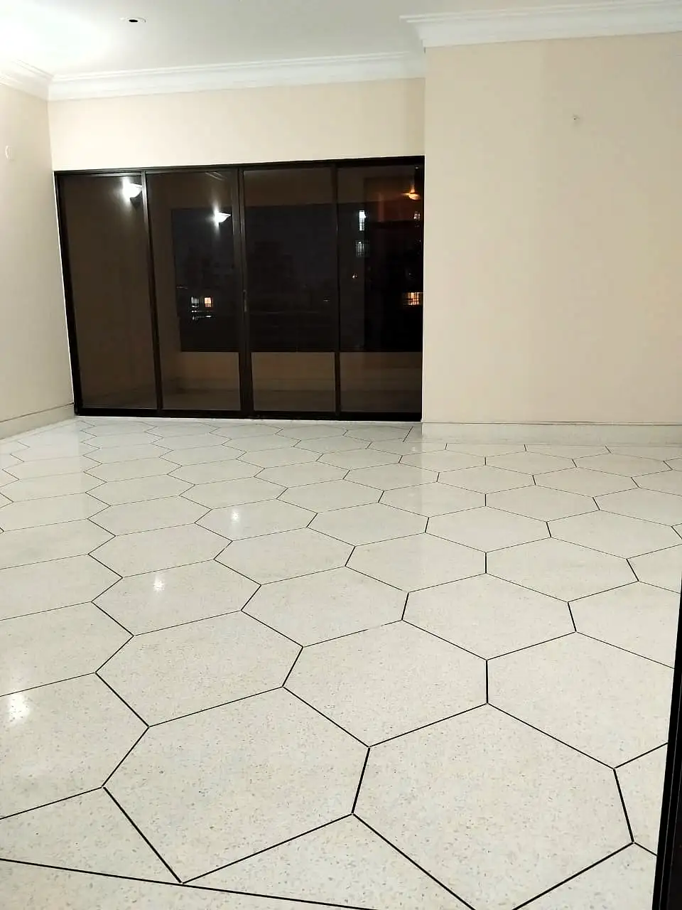🏠 Spacious 4-Bedroom Apartment for Rent in Gulshan 2 Image 10