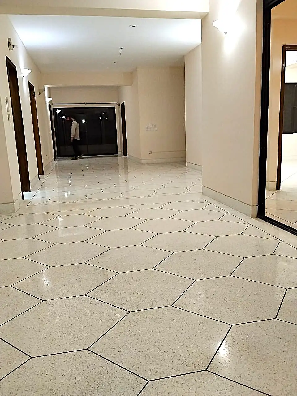 🏠 Spacious 4-Bedroom Apartment for Rent in Gulshan 2 Thumbnail Image