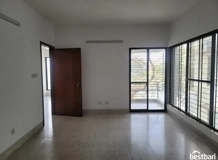 Lake View Prestigious Flat Sale in Gulshan Image 1