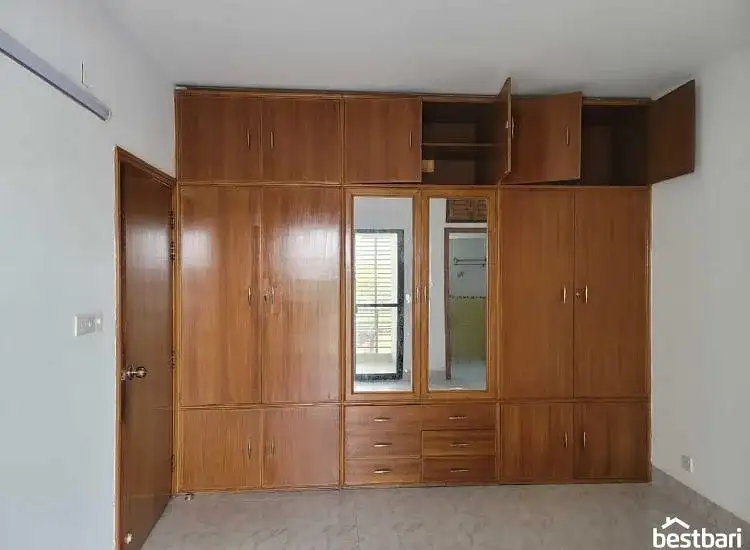 Lake View Prestigious Flat Sale in Gulshan Image 2