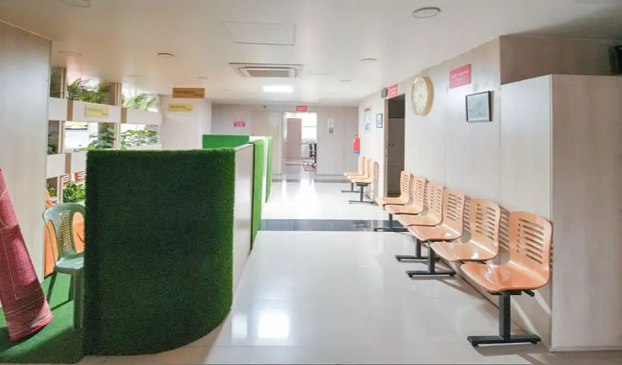 Spacious Commercial Floor for Rent in Dhaka, Banani - Thumbnail