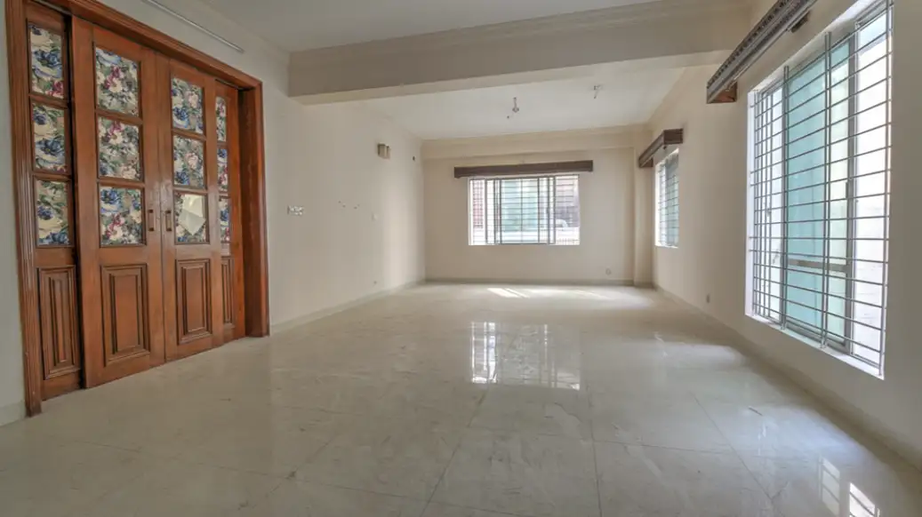 4-Bedroom Luxury Apartment for Rent in Bashundhara Dhaka Image 6