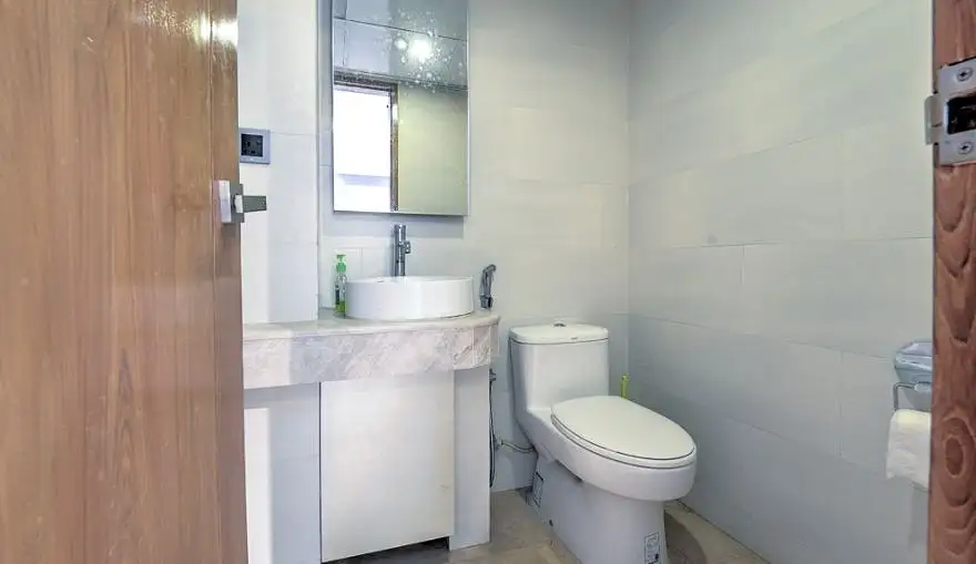 3-Bedroom Luxury Apartment for Rent in Gulshan 1, Dhaka Image 9