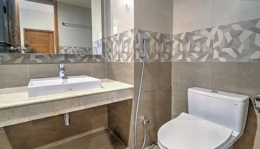 3-Bedroom Luxury Apartment for Rent in Gulshan 2, Dhaka Image 4