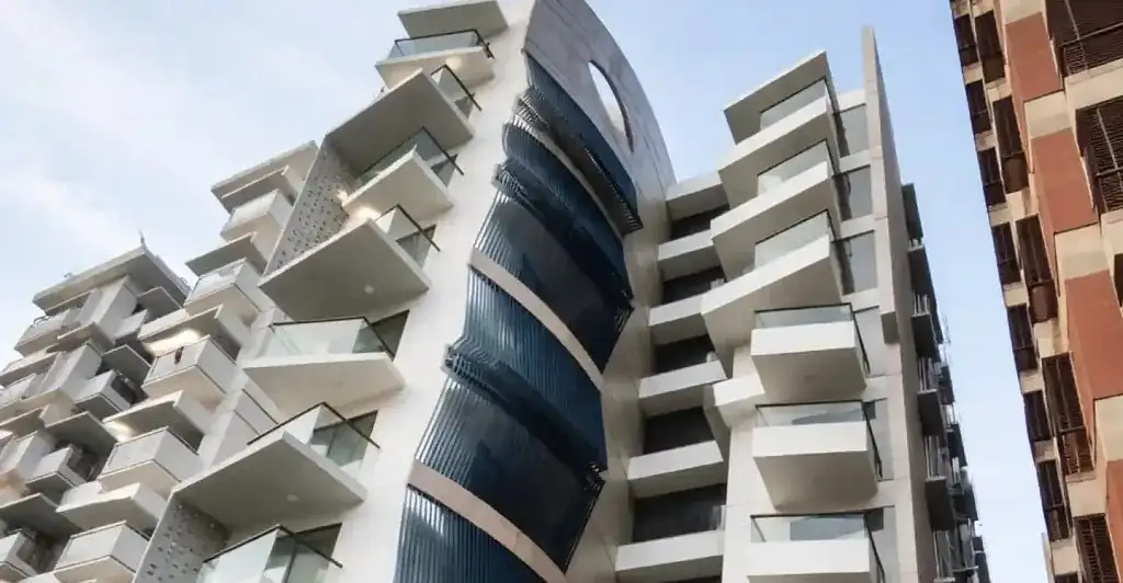 2481 SFT 4-Bedroom Apartment Sale in Bashundhara R-A Thumbnail Image