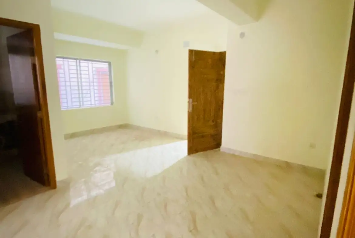 1090 Sqft Brand New Flat for Sale in Bashabo Thumbnail Image