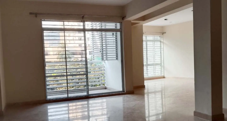 2200 sft 4-bedroom flat is ready for Rent in Gulshan Image 3
