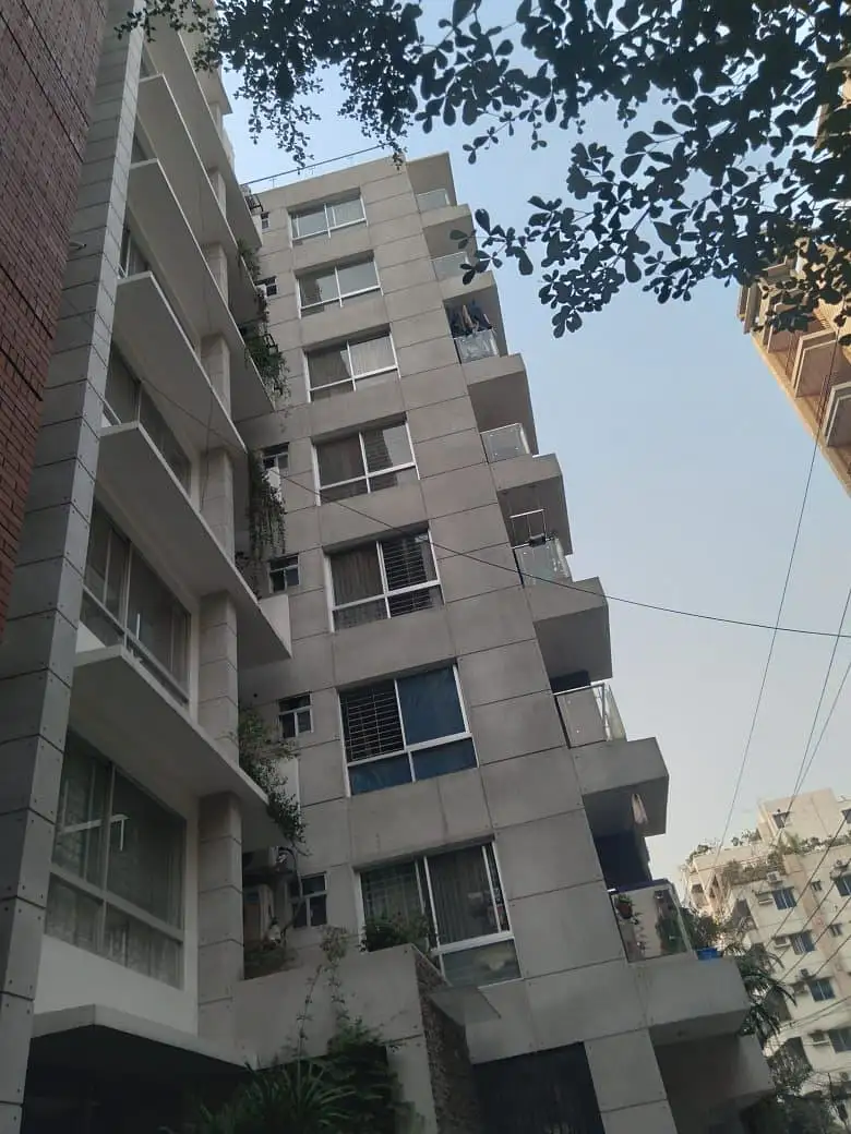 3-Bedroom 2360 SFT Luxury Apartment Sale in Bashundhara R-A Image 4