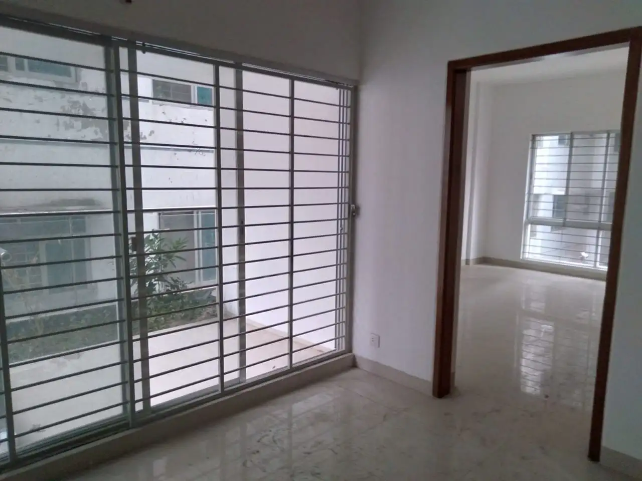 3-Bedroom 2360 SFT Luxury Apartment Sale in Bashundhara R-A Image 7