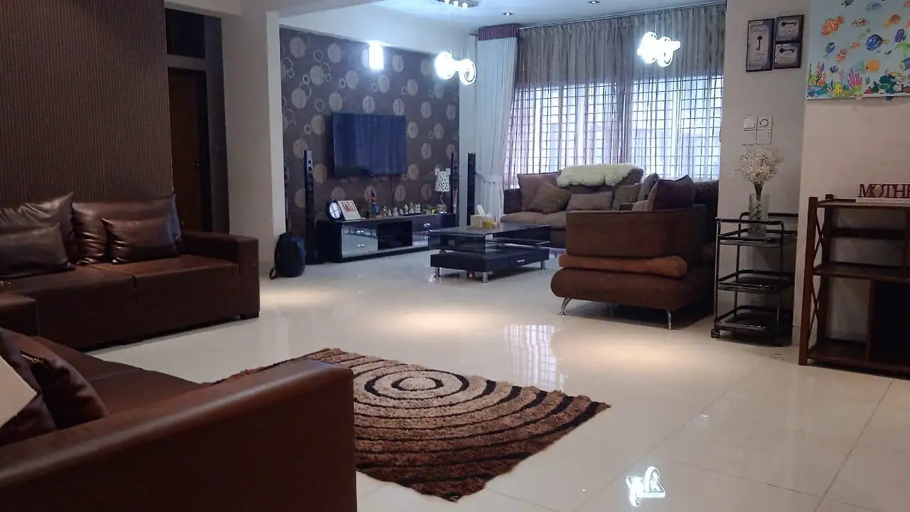 3-Bedroom Luxury Apartment Sale in Dhaka, Gulshan 1 Image 1
