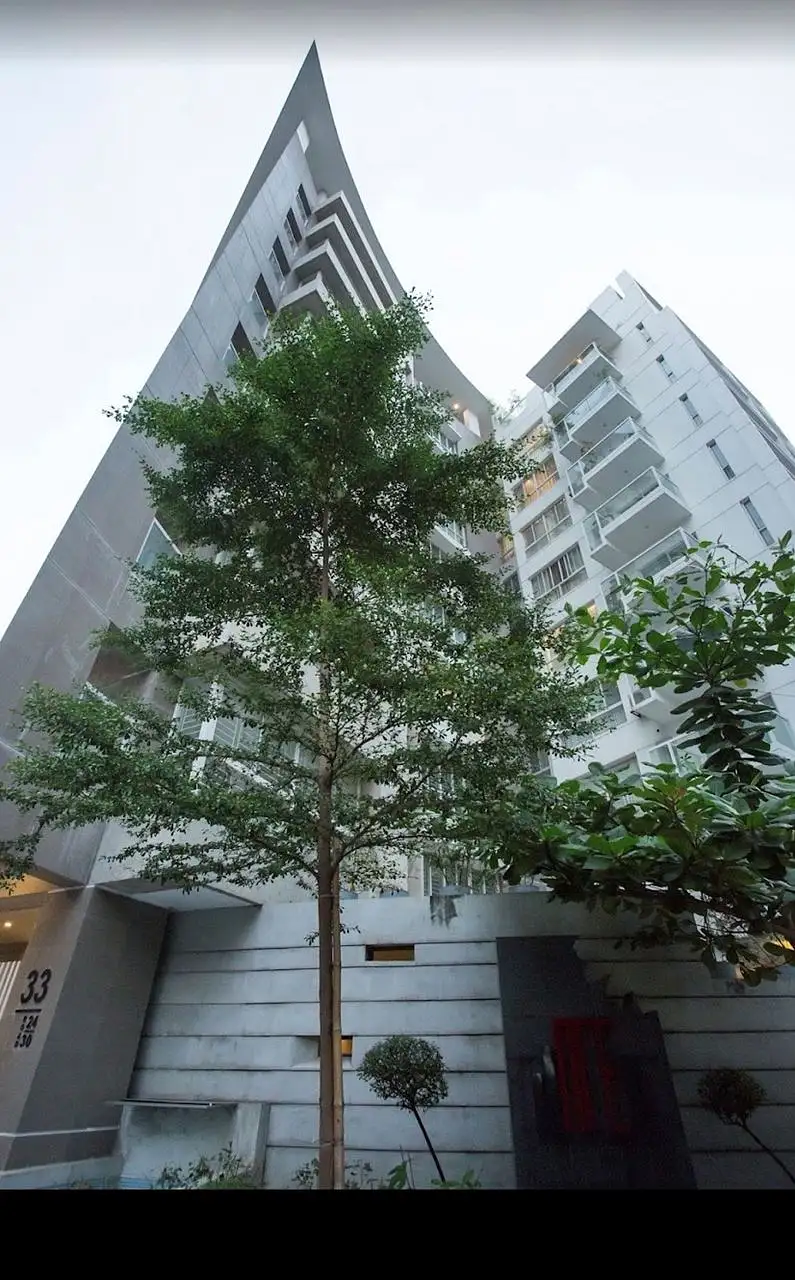 3-Bedroom Luxury Apartment Sale in Dhaka, Gulshan 1 Image 5