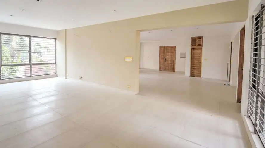 4-Bedroom Luxury Apartment for Rent in North Gulshan, Dhaka Image 1