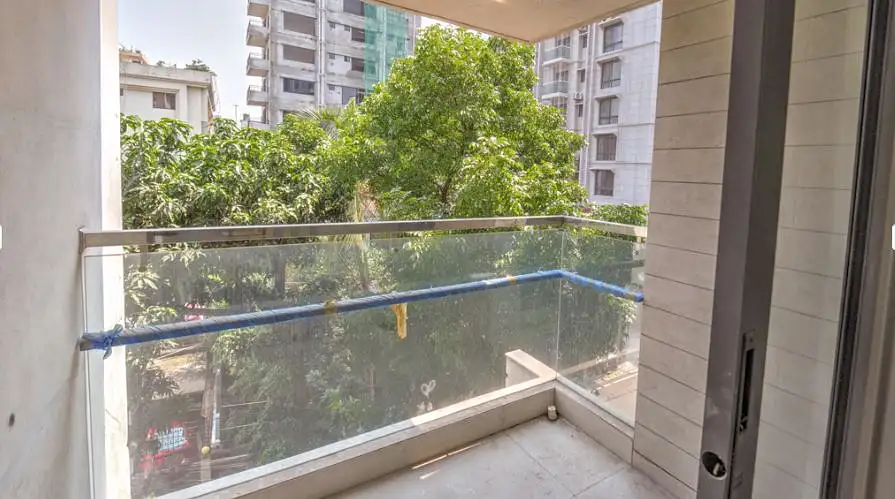 4-Bedroom Luxury Apartment for Rent in North Gulshan, Dhaka Image 2