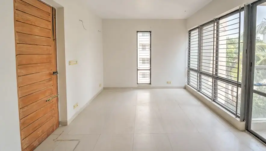 4-Bedroom Luxury Apartment for Rent in North Gulshan, Dhaka Image 5