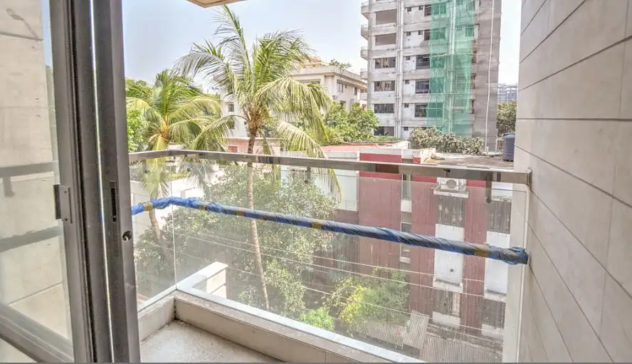 4-Bedroom Luxury Apartment for Rent in North Gulshan, Dhaka Image 7