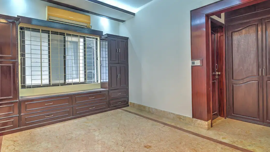 4-Bedroom Luxury Apartment for Rent in Baridhara Diplomatic Zone, Dhaka Image 4