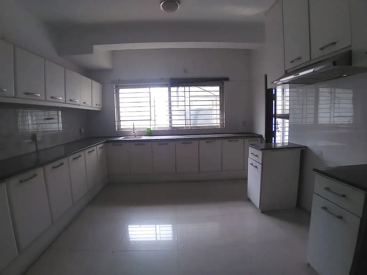 6300 SFT - 4-Bedroom Residential Apartment Rent in Dhaka in Baridhara Image 4