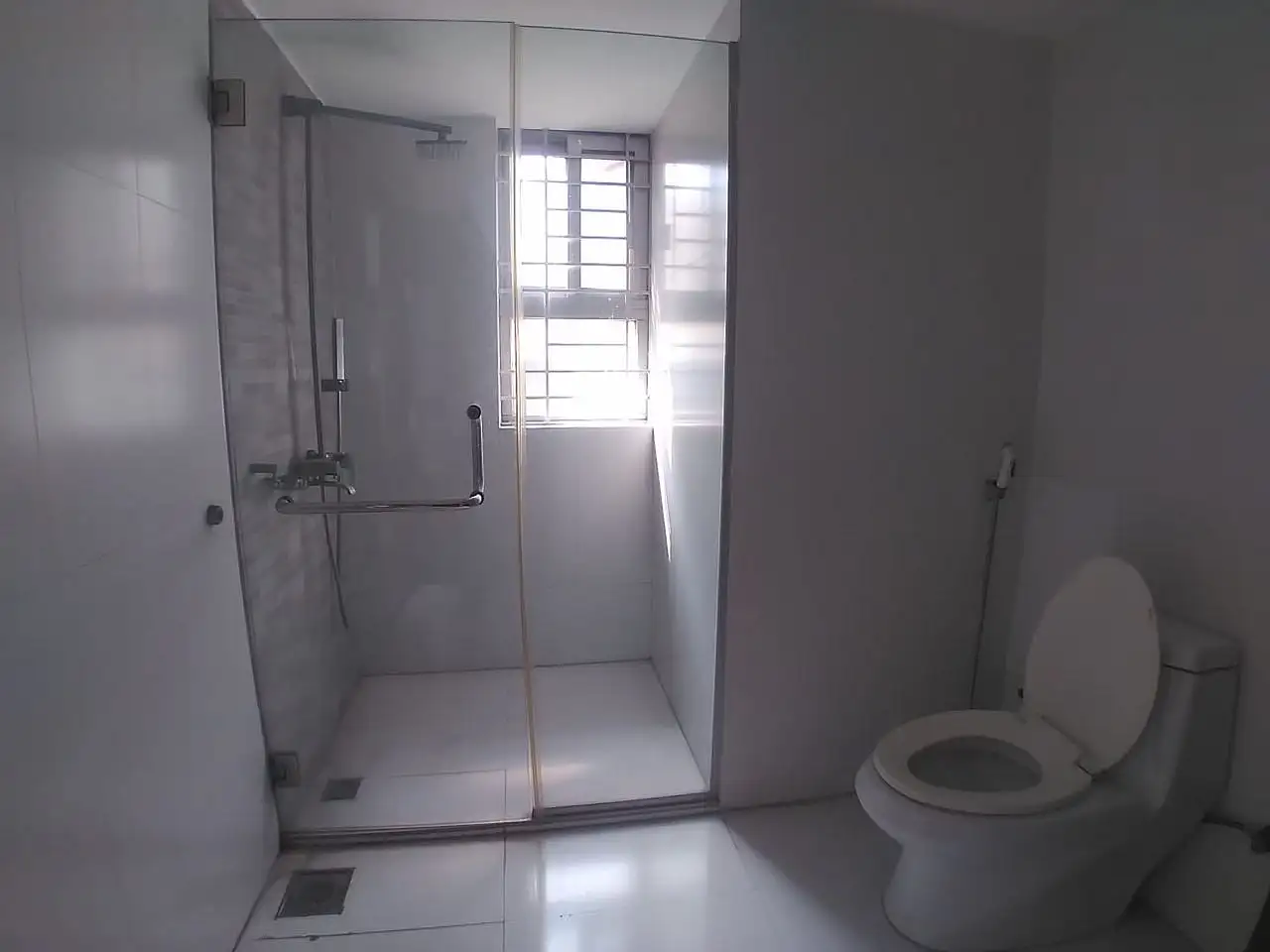 6300 SFT - 4-Bedroom Residential Apartment Rent in Dhaka in Baridhara Image 6