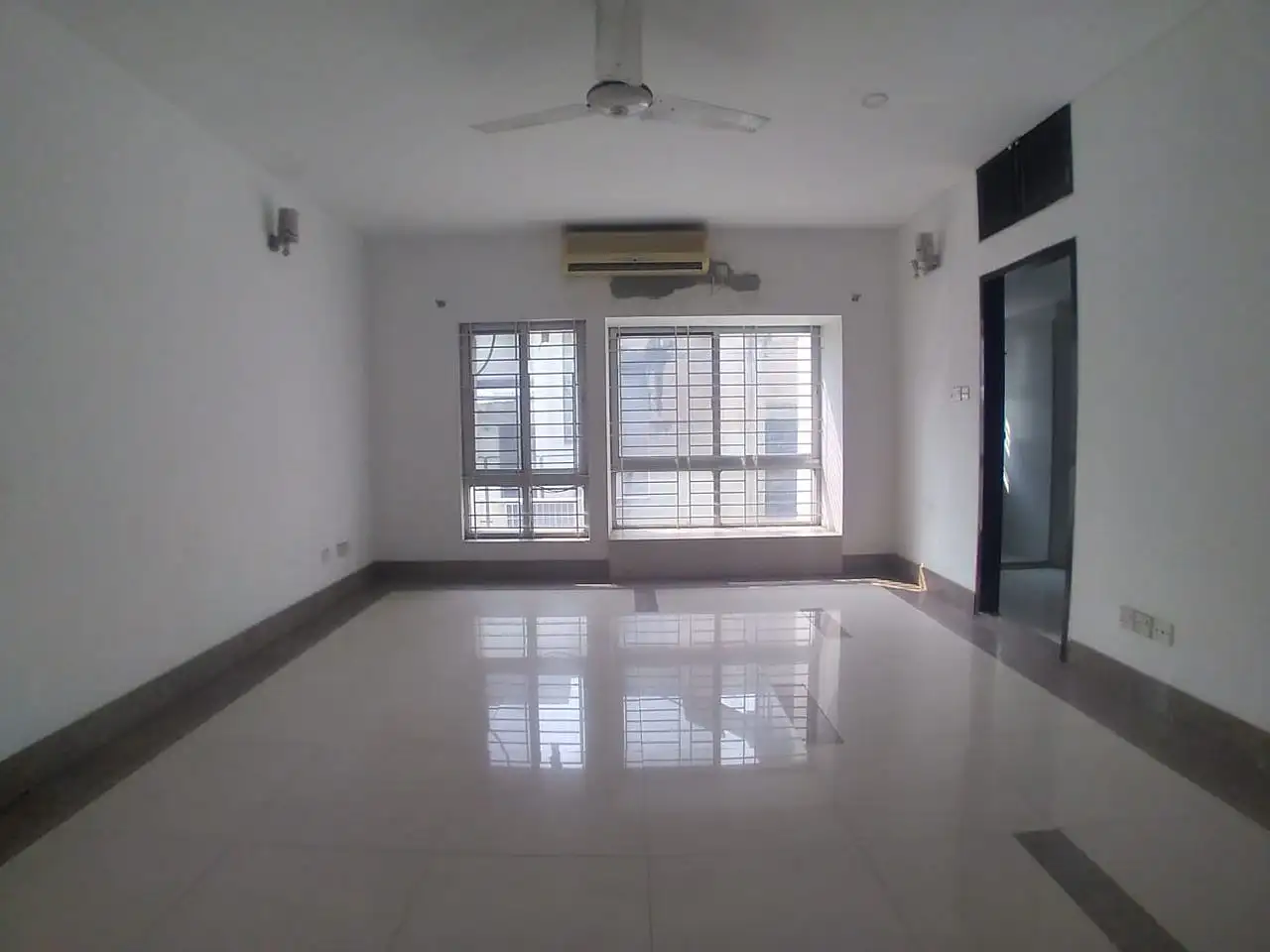 6300 SFT - 4-Bedroom Residential Apartment Rent in Dhaka in Baridhara Image 9