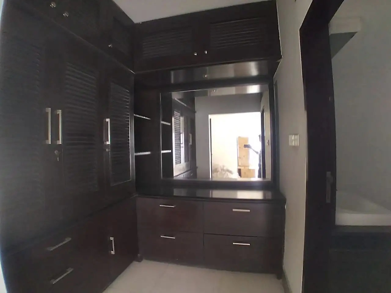 6300 SFT - 4-Bedroom Residential Apartment Rent in Dhaka in Baridhara Image 12