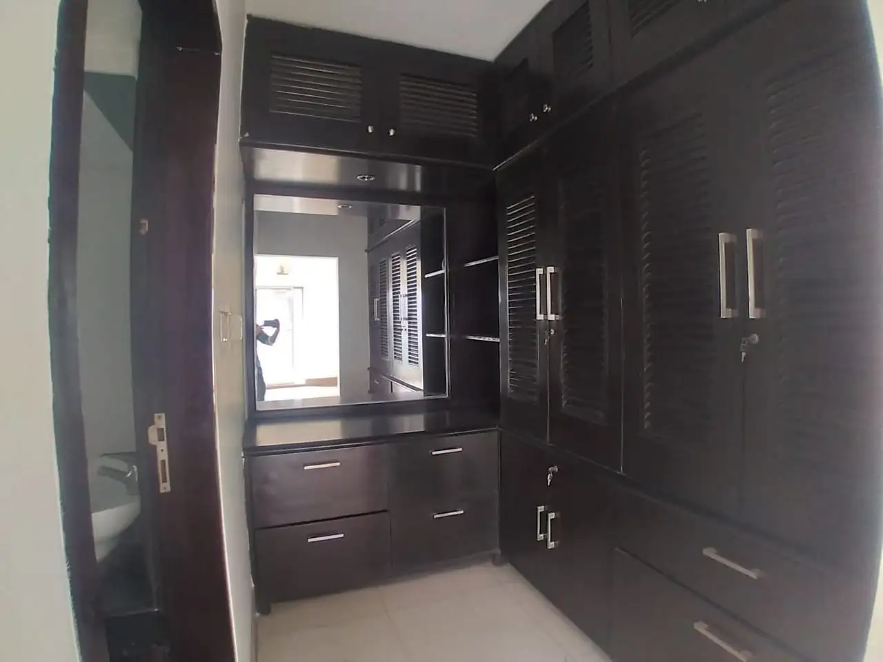6300 SFT - 4-Bedroom Residential Apartment Rent in Dhaka in Baridhara Image 16