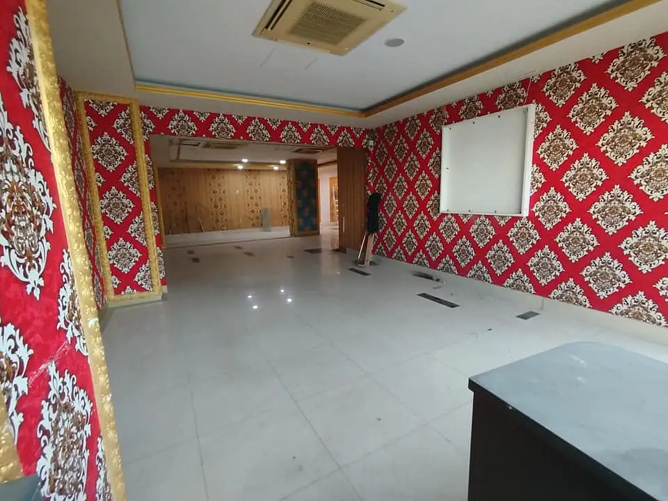 Spacious Prime Business Hub 6700 Sq ft Corporate Office Space for Rent in Dhaka, Gulshan-2 Circle - Thumbnail