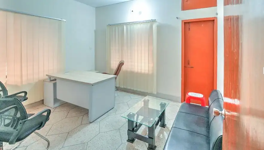 Spacious Commercial Floor for Rent in Dhaka, Baridhara DOHS - Image 2