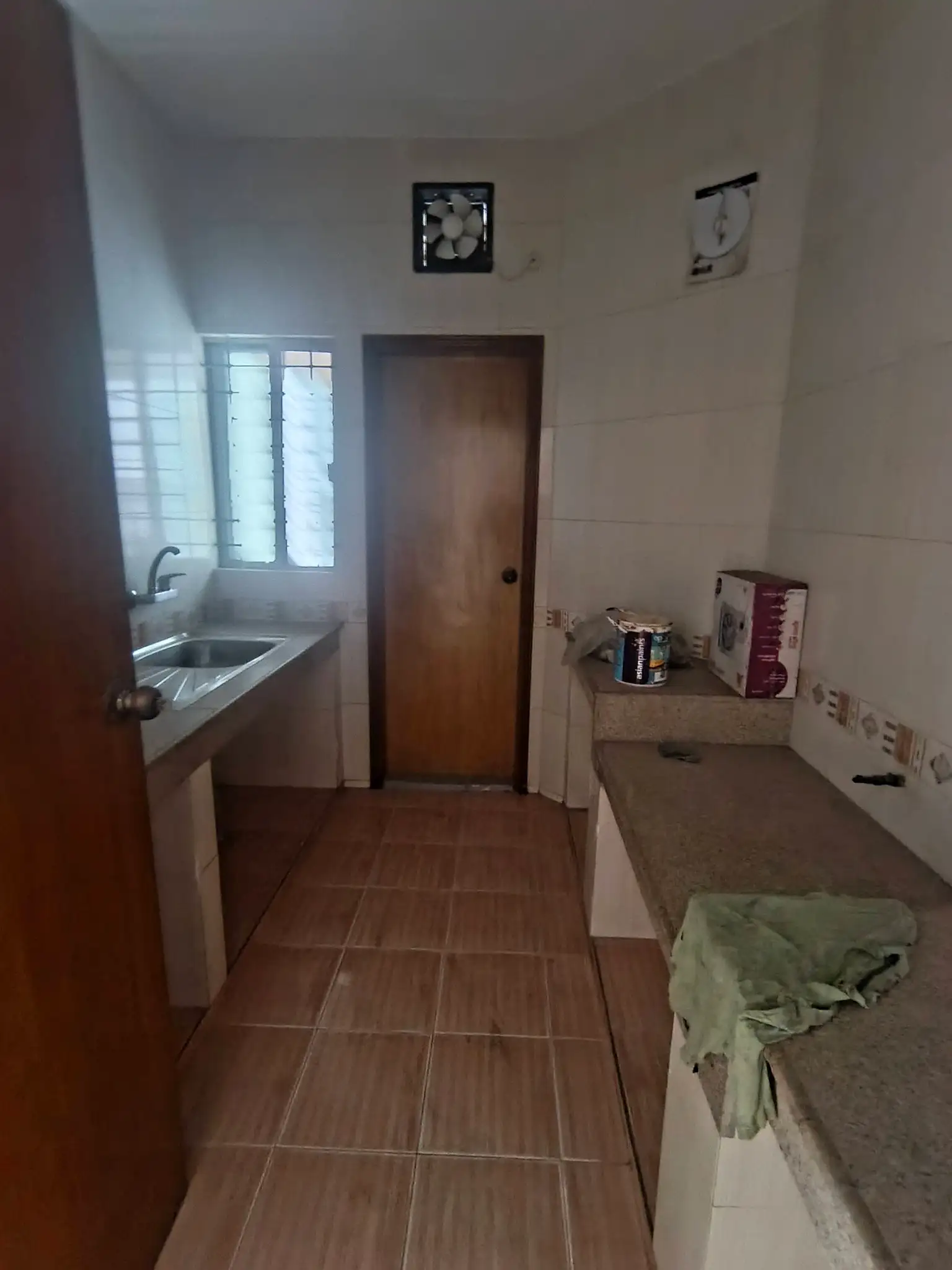 1800 SFT Commercial Office Space for Rent in Baridhara - Image 2