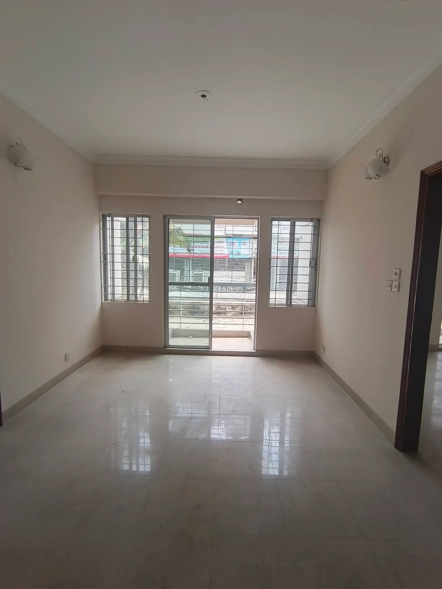 1800 SFT Commercial Office Space for Rent in Baridhara - Thumbnail