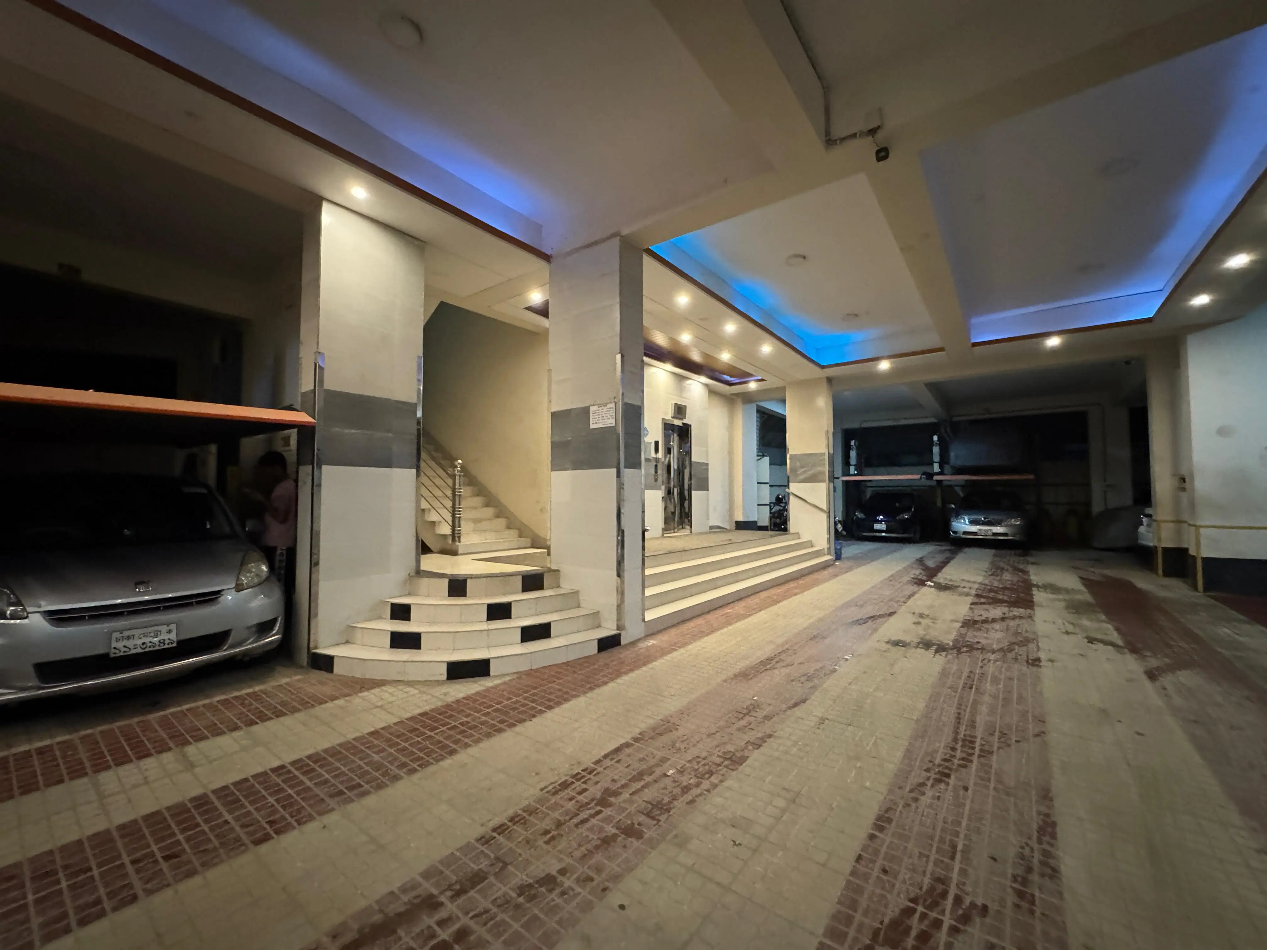 2427 Sqft Apartment Thumbnail Image