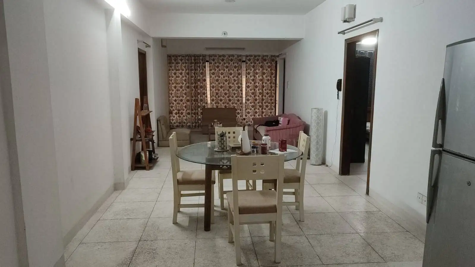 Elegant 2150 Sq ft 3-Bedroom Apartment for Rent in Dhaka, Gulshan 1 Thumbnail Image