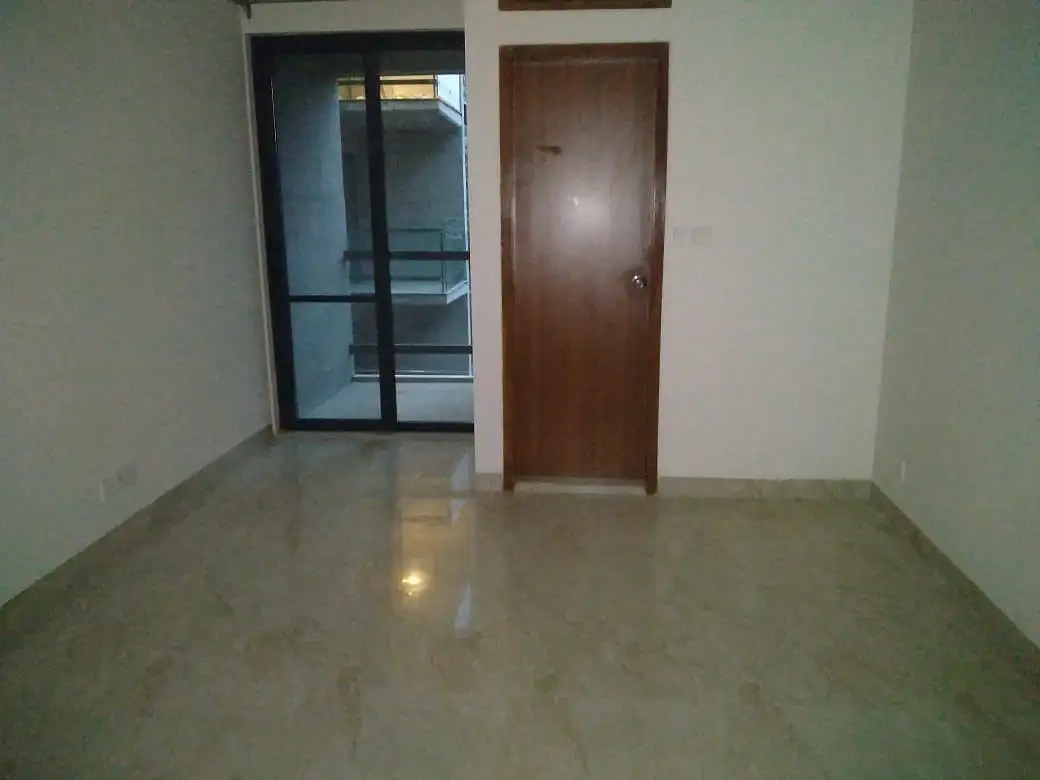 4500 SFT - 4-Bedroom Residential Apartment Rent in Dhaka in Gulshan Image 2