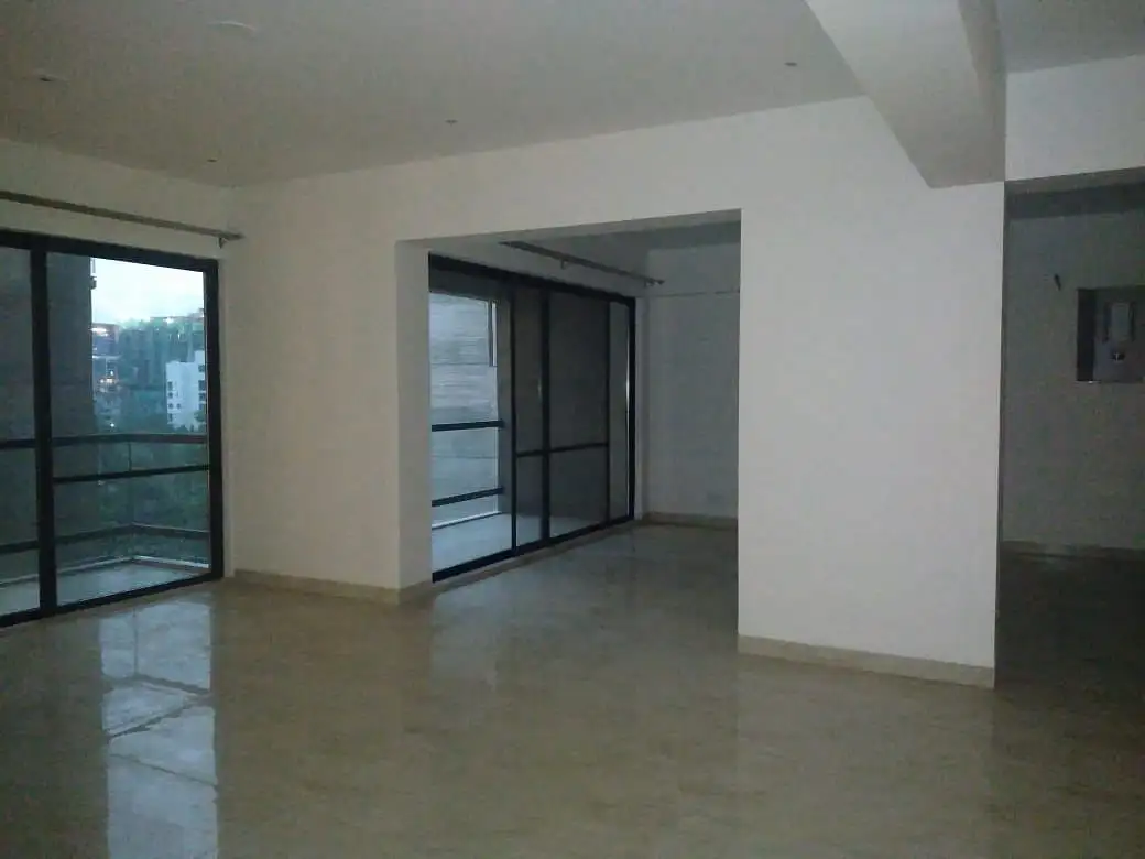 4500 SFT - 4-Bedroom Residential Apartment Rent in Dhaka in Gulshan Image 11