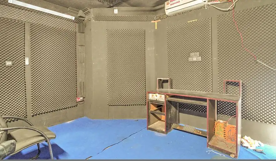 Spacious Commercial Floor for Rent in Dhaka, Banani - Image 2