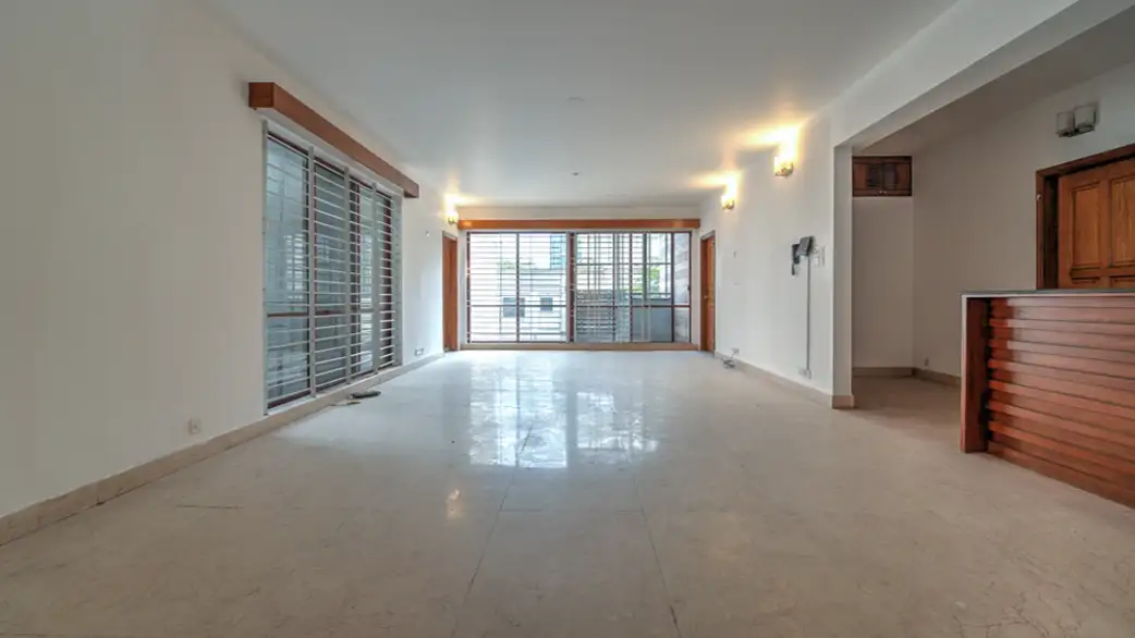 4-Bedroom Luxury Apartment for Rent in Baridhara Diplomatic Zone, Dhaka Thumbnail Image