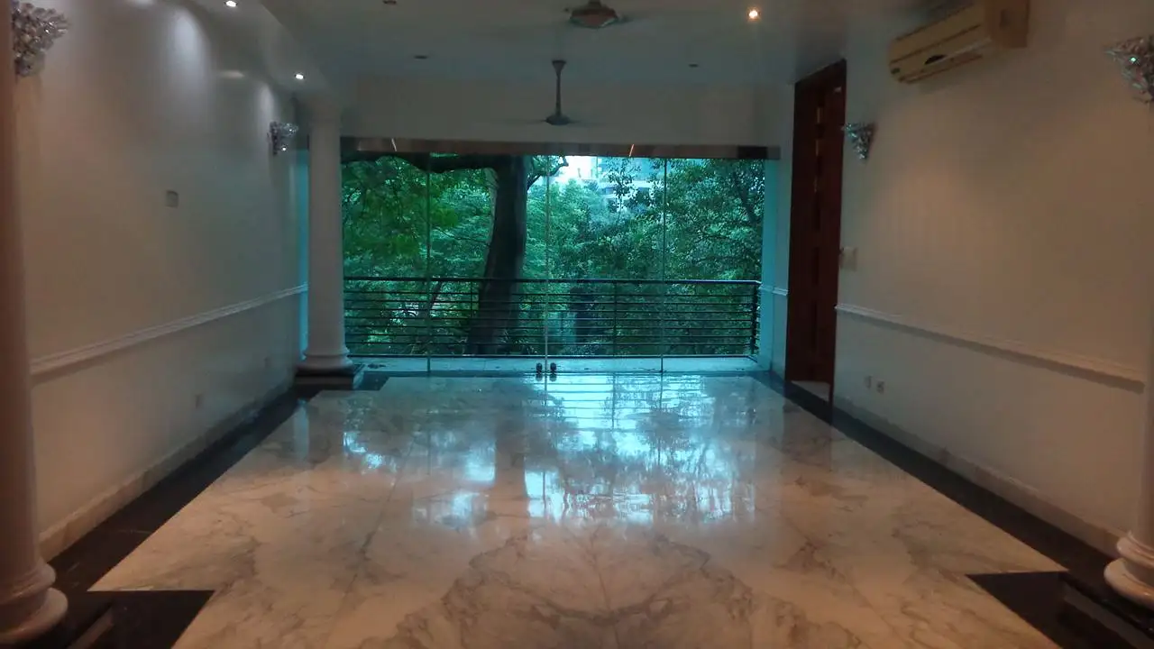 6800 SFT - 5-Bedroom Semi-Furnished Residential Apartment Rent in Dhaka in Gulshan Image 4