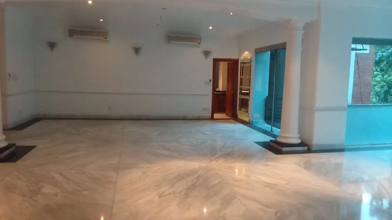 6800 SFT - 5-Bedroom Semi-Furnished Residential Apartment Rent in Dhaka in Gulshan Image 13