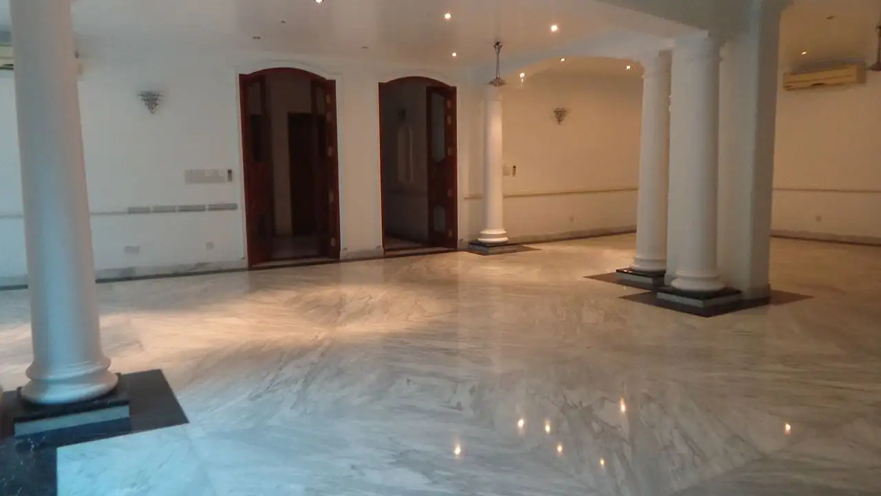 6800 SFT - 5-Bedroom Semi-Furnished Residential Apartment Rent in Dhaka in Gulshan Image 14