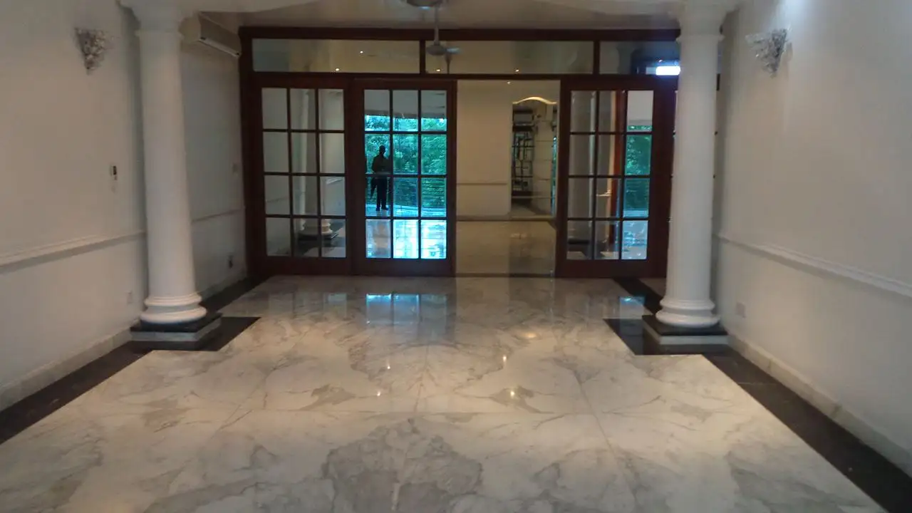 6800 SFT - 5-Bedroom Semi-Furnished Residential Apartment Rent in Dhaka in Gulshan Image 15
