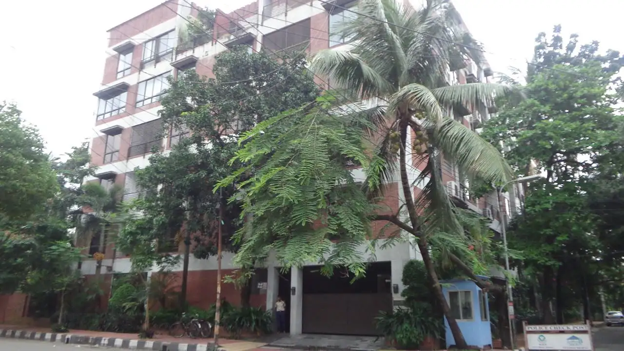 6800 SFT - 5-Bedroom Semi-Furnished Residential Apartment Rent in Dhaka in Gulshan Image 20